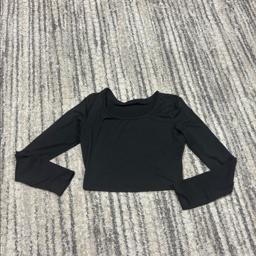 Black Long Sleeve Crop Top